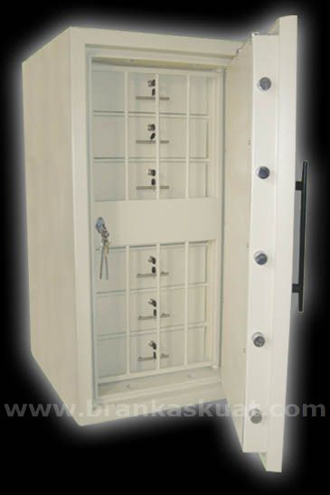 DOUBLE DOOR